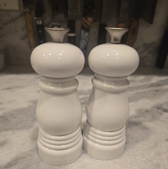 Le Creuset White Pepper Mill and Salt Grinder Set (10sets)